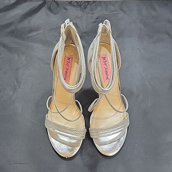 BLUE BY BETSEY JOHNSON WOMEN'S KORA DRESS SANDAL, Silver Glitter - Picture 2 of 16